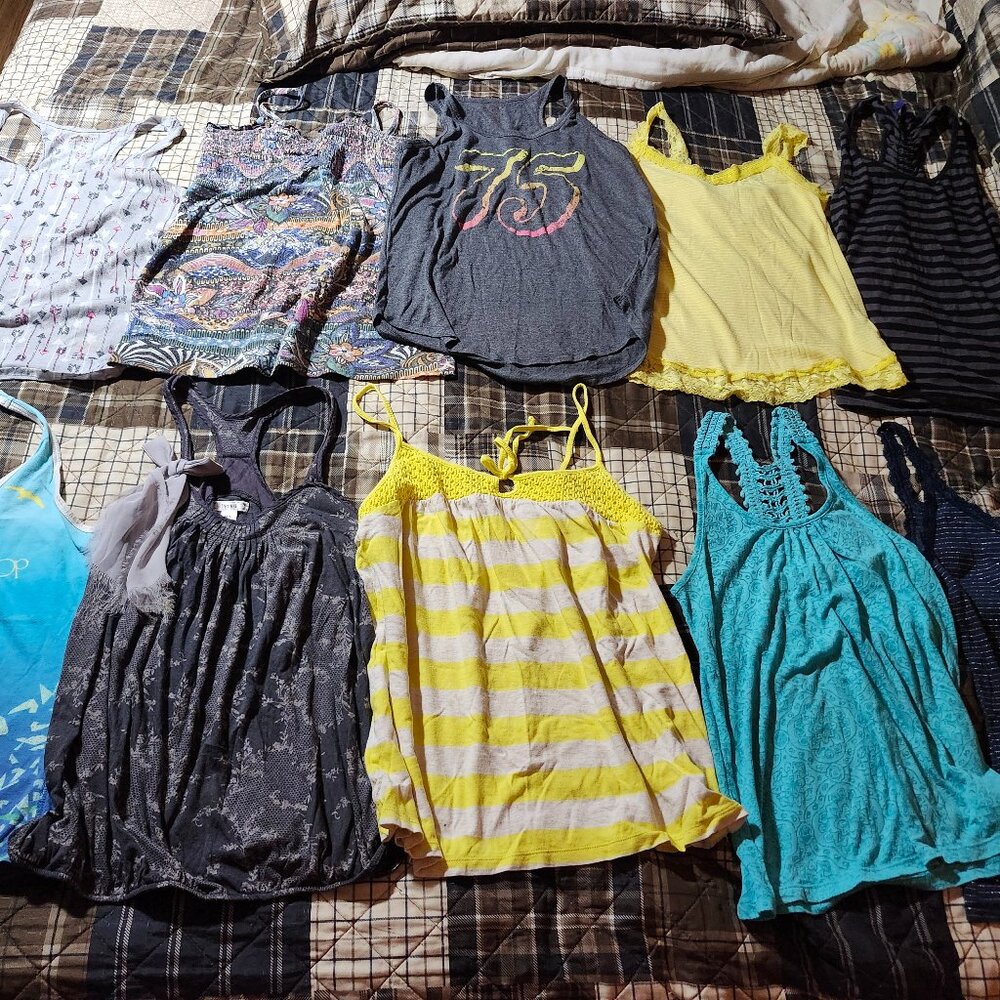 10 junior womans size junior M summer tops